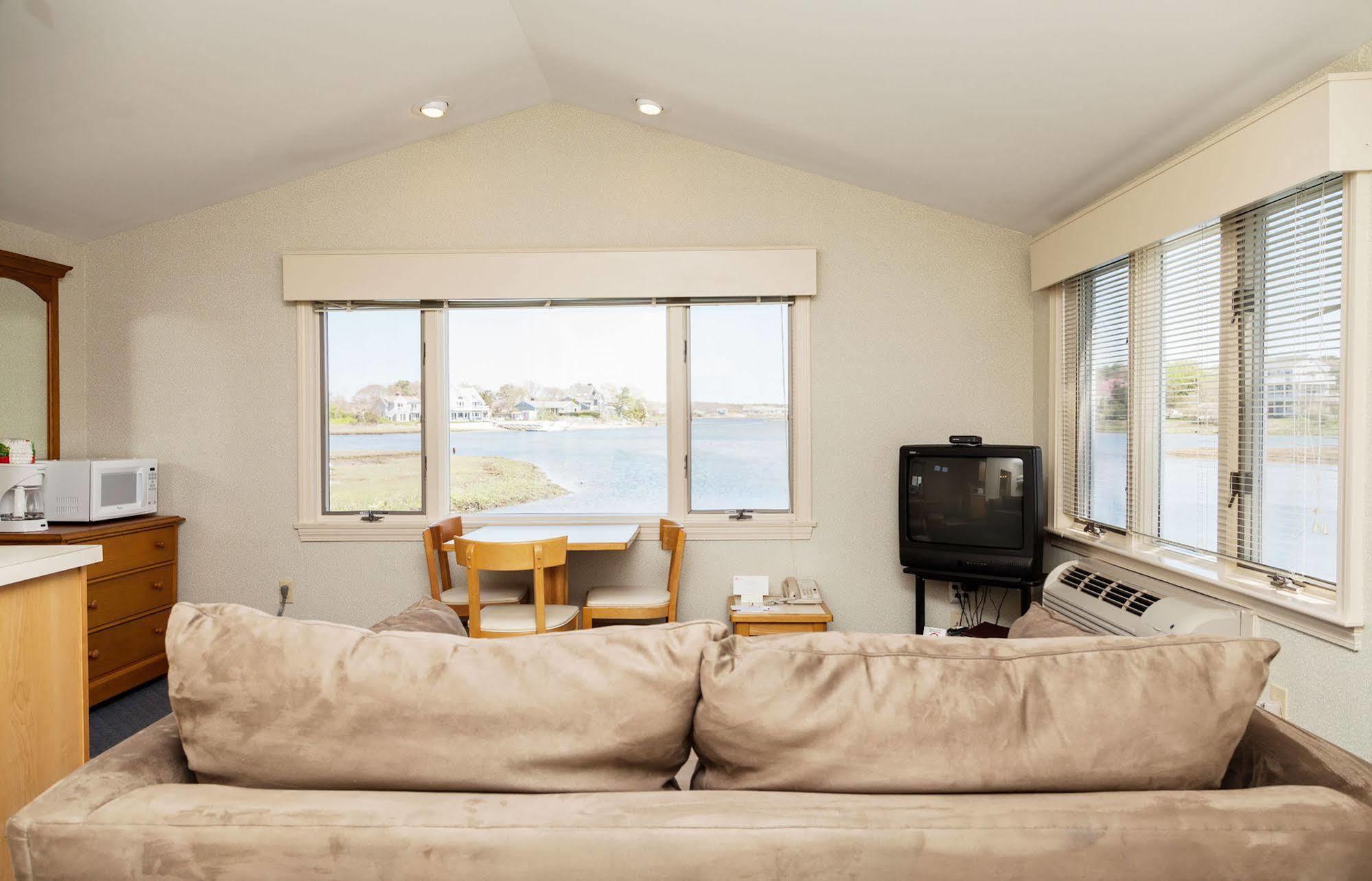 Resort Harbor 3*